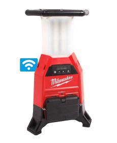 MILWAUKEE M18 ONESLDP-0 pracovní světlo s nabíječkou